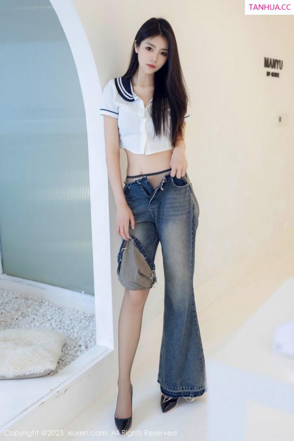 可乐Vicky  [XiuRen]高清写真图 2023.07.05 No.7027 可乐Vicky 黑丝美腿第21张图片